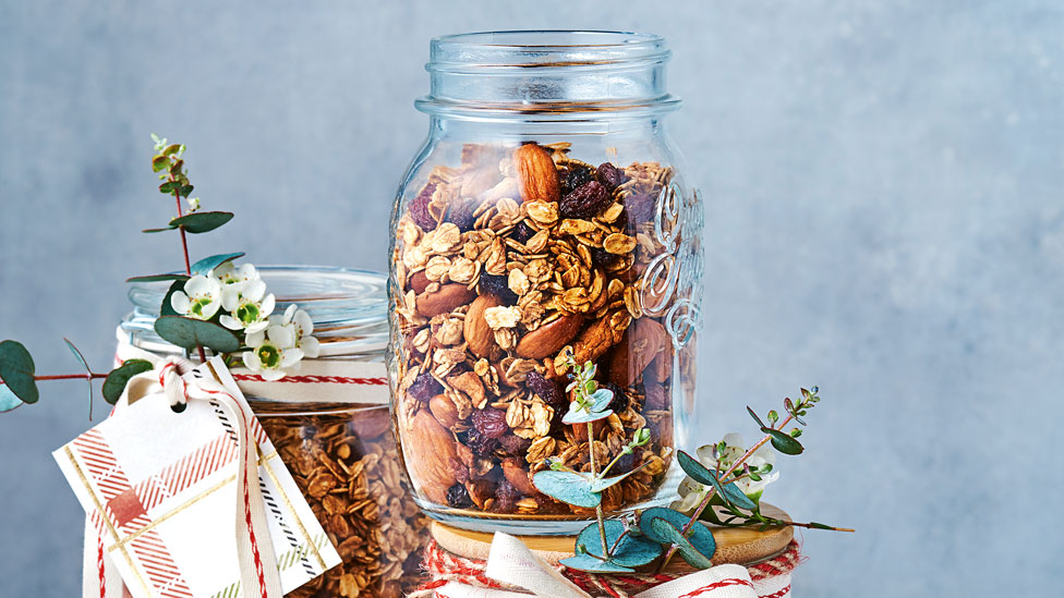 Tiramisu granola