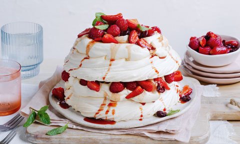 Balsamic berry meringue