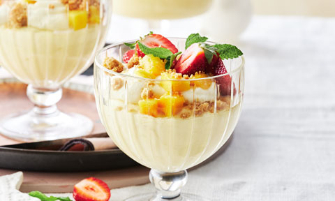 Mango mousse with coconut crumble