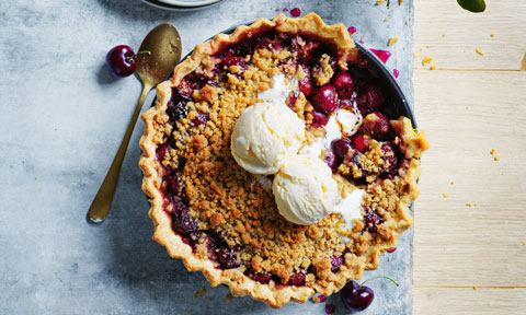 Curtis Stone’s spiced cherry crumble pie 