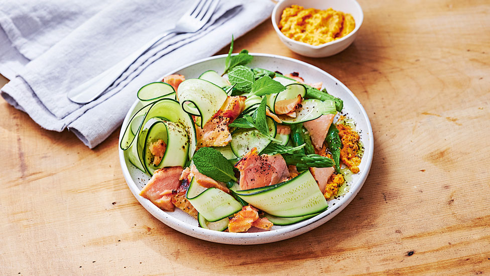Chilli and lime salmon salad with pumpkin puree