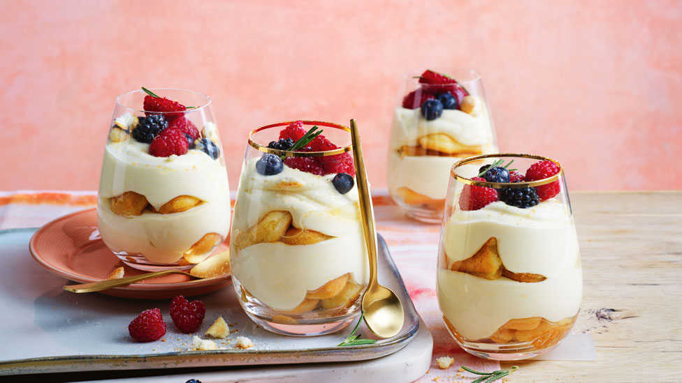 Paola’s Christmas lemon cups