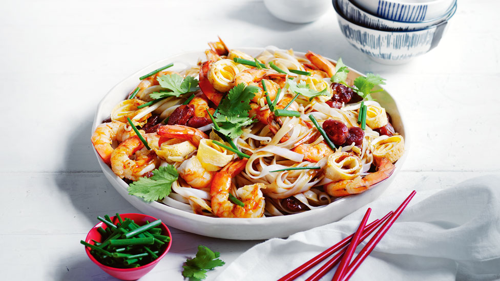 Malaysian rice noodles with bean mixture and prawns