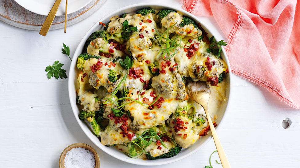 Cheesy broccoli bake with chopped bacon rashers