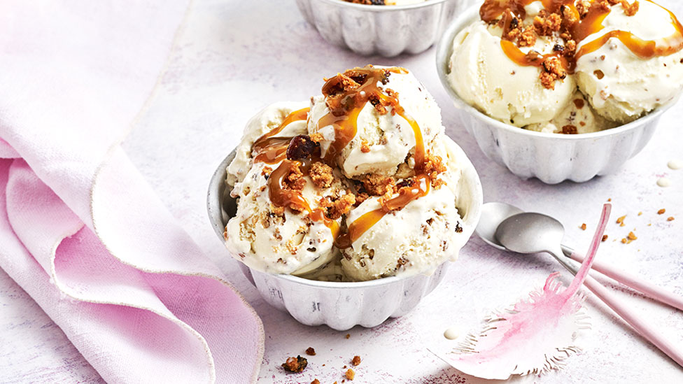 Caramel crunch ice-cream balls