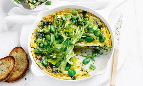 Broad bean and spinach frittata with asparagus 