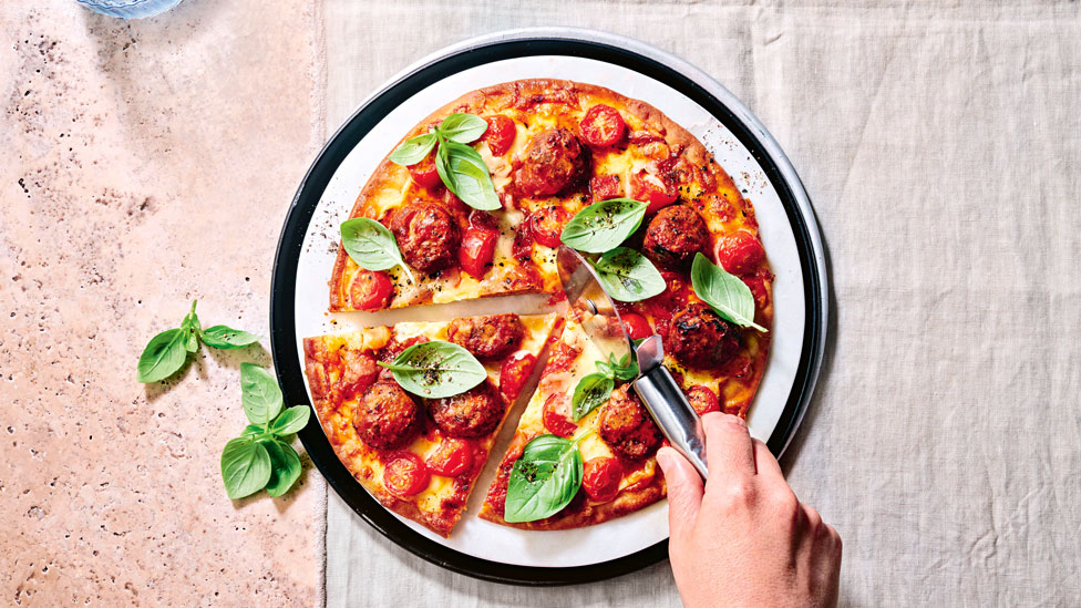 5-ingredient meatball pizzas