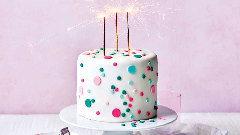 Confetti fondant layer cake