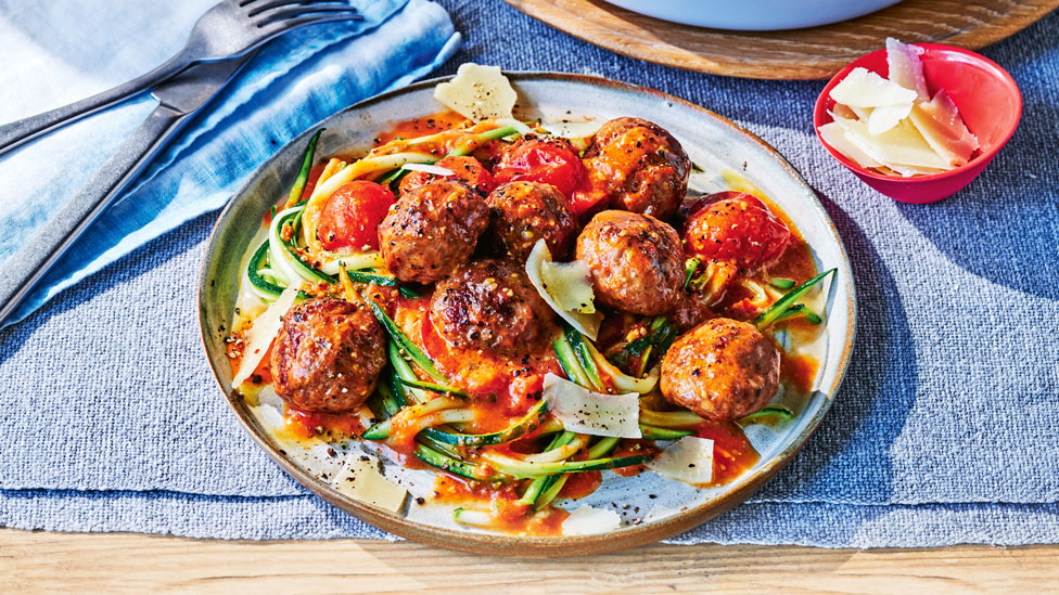 Simple zucchini spaghetti and meatballs