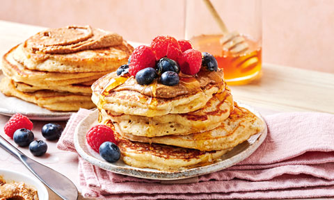 Wholemeal cinnamon and ricotta pancakes