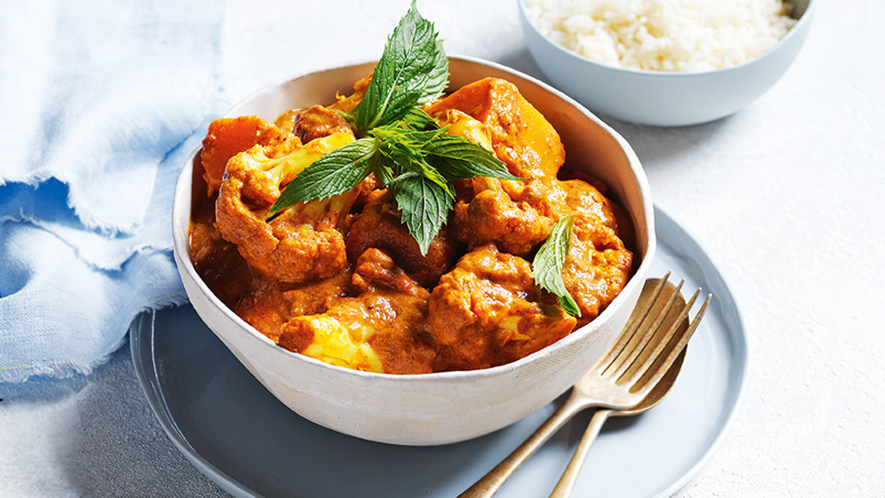 A bowl of vegetarian tikka masala