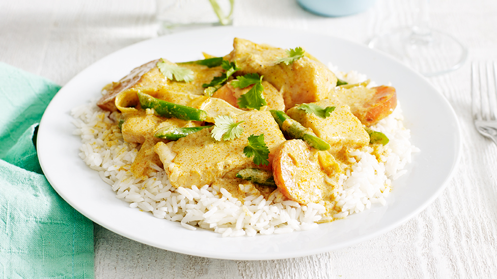 Yellow fish curry