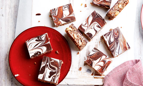 Snickers and Salted Peanut Slice