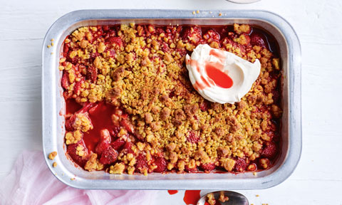 Strawberry and Pimm’s crumble