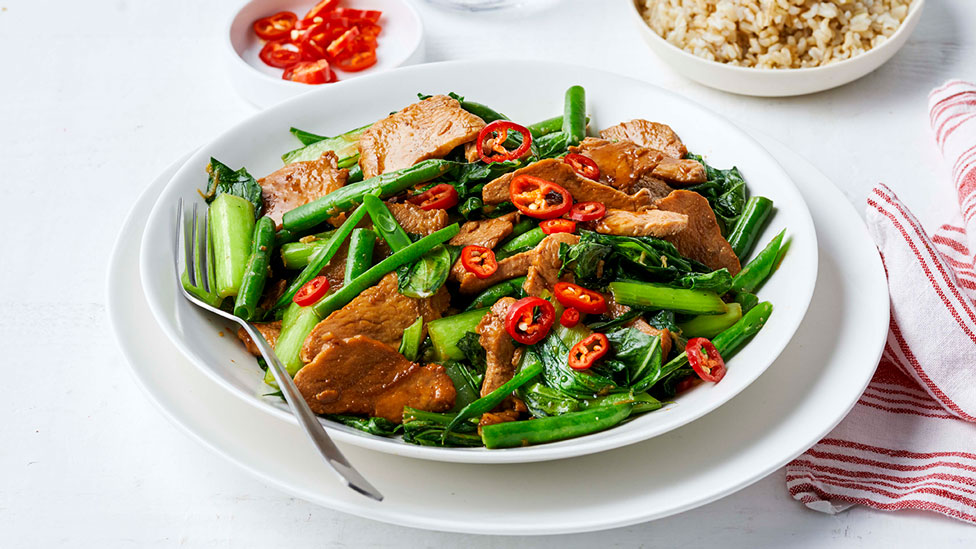Chicken and Asian greens stir-fry with pepper
