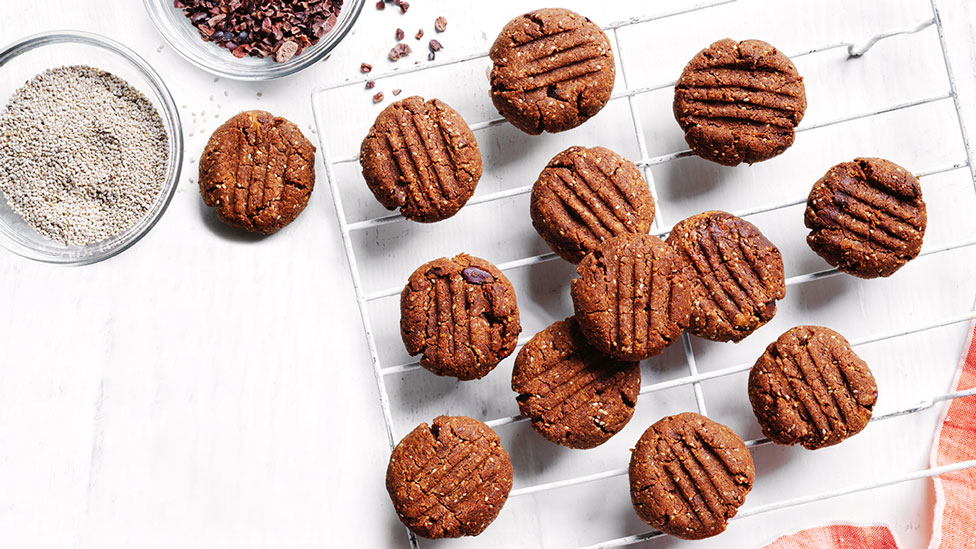 13 chocolate chia cookies with cacao nibs