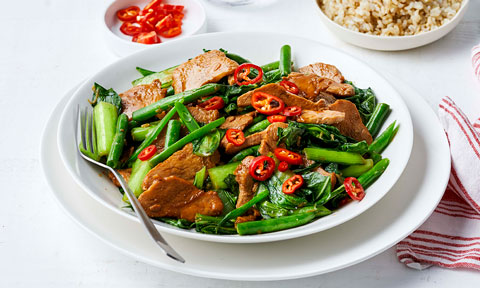 Chicken and Asian greens stir-fry with pepper