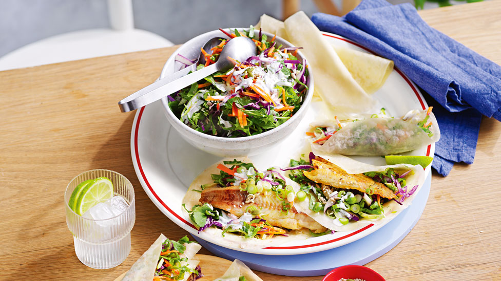 Easy fish pancakes with kaleslaw 
