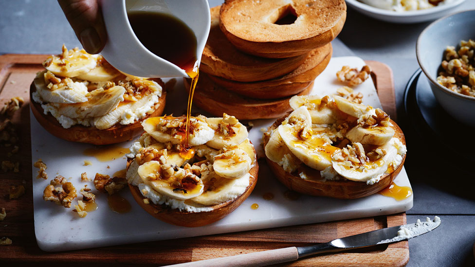 Honey and banana on bagels
