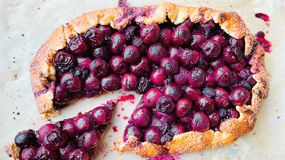 Gingerbread cherry galette