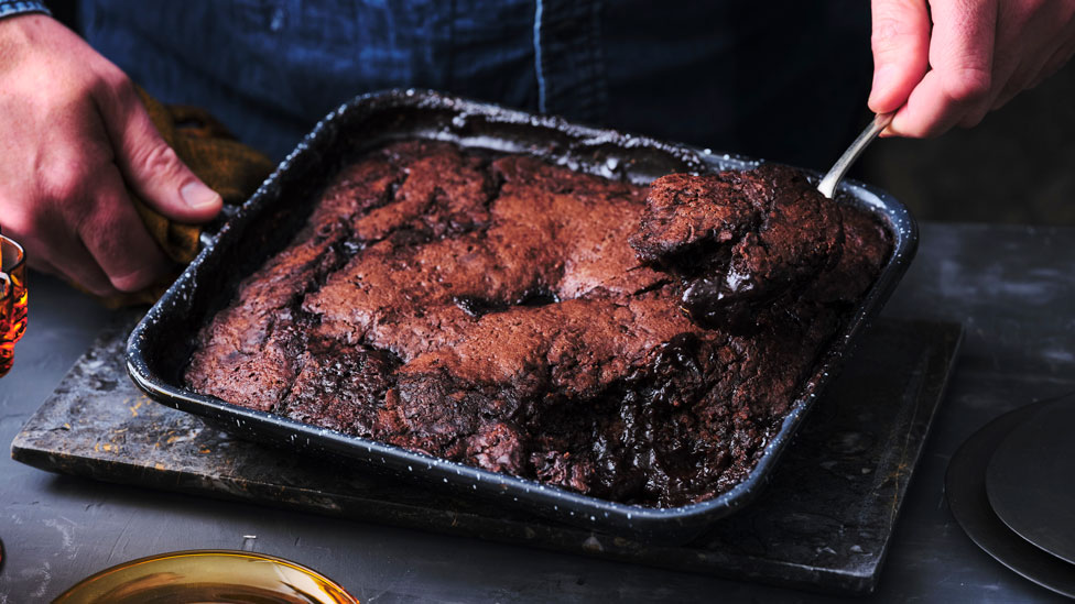 Self-saucing pudding