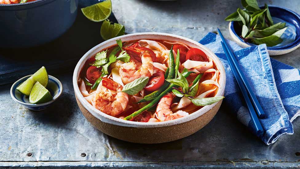 Prawn tom yum noodle soup