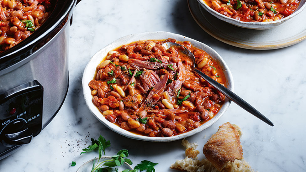 Slow cooker baked beans