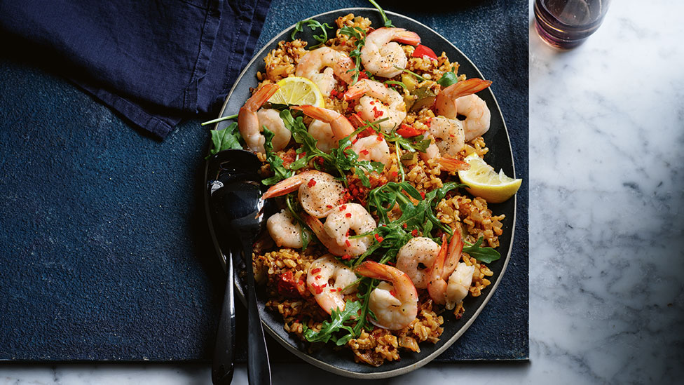 Slow cooker prawns with vegetable rice