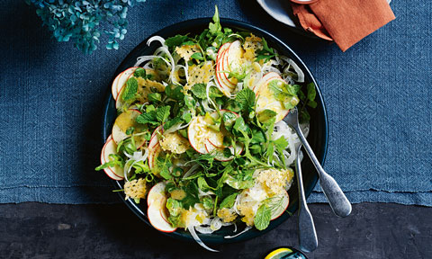 Apple, fennel and rocket salad with parmesan crisps