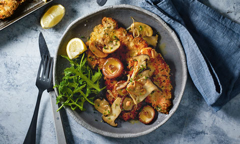 Chicken schnitzel with lemon and mushroom sauce