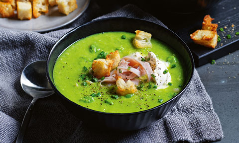 Pea and ham soup with crème fraîche