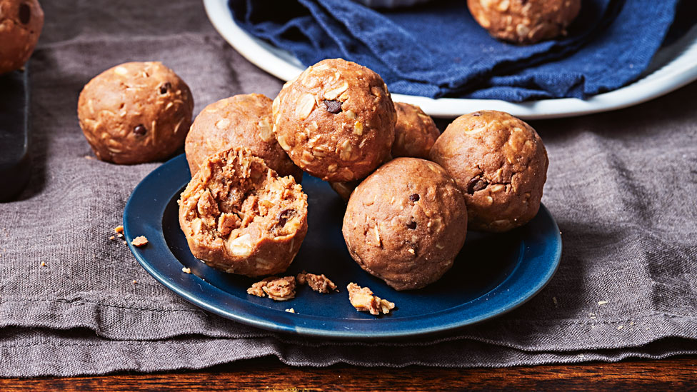 Choc-peanut butter protein balls