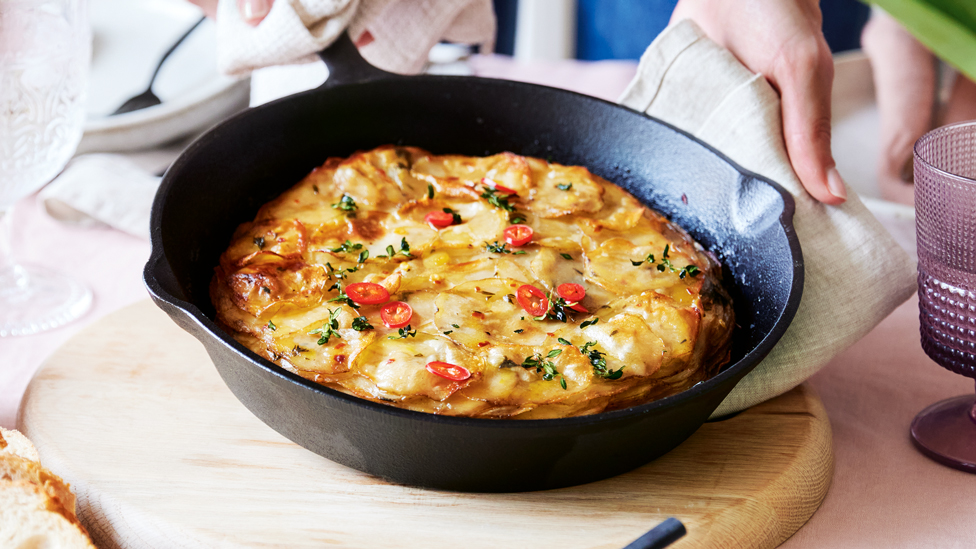 Garlic and chilli scalloped potato