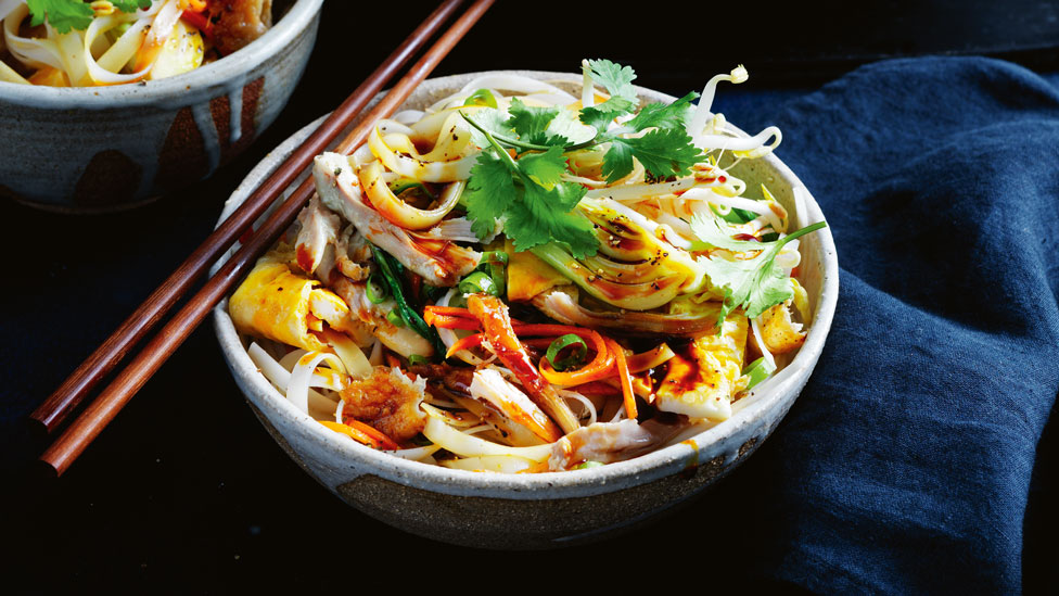 Speedy chicken pad thai