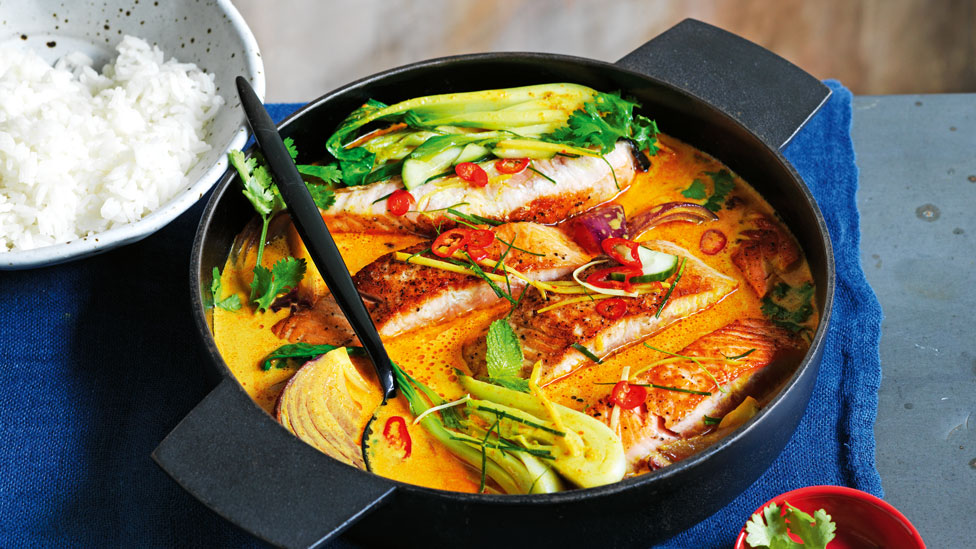 Yellow salmon curry