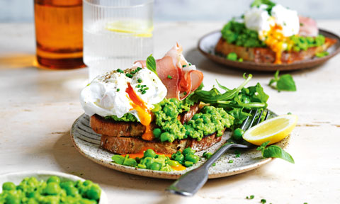 Pea and prosciutto bruschetta