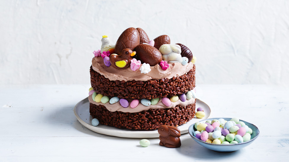 Chocolate crackle cake with mini icing flowers