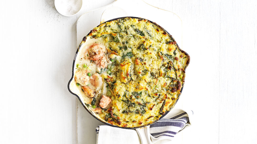 Easy fish pie with colcannon in a frying pan