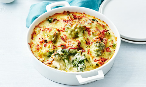 Cheesy broccoli and bacon bake