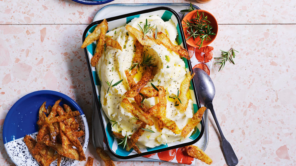 Curtis Stone's Mashed potatoes with potato skin “crackling”