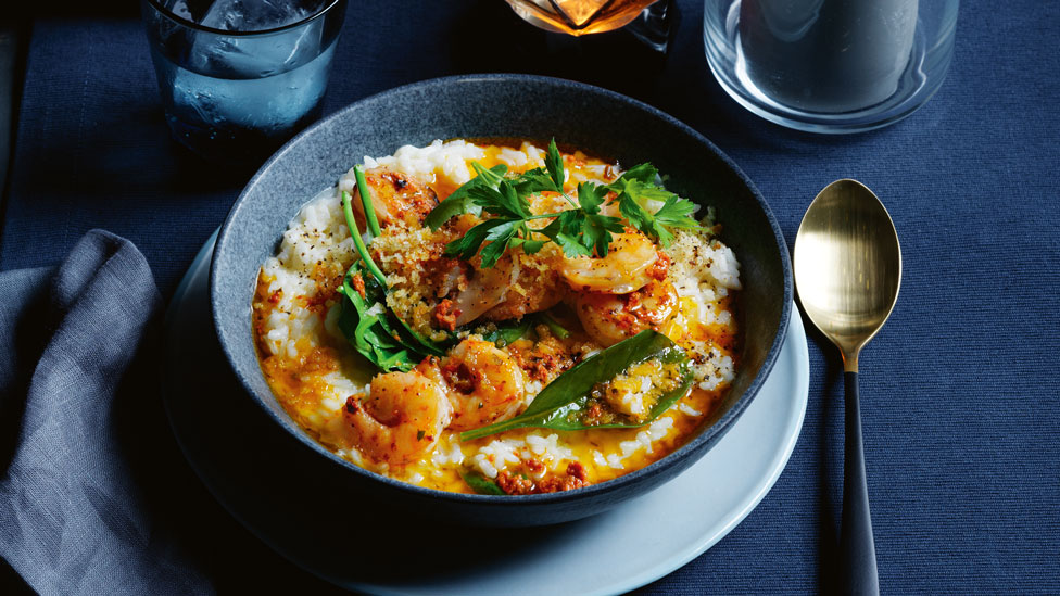 Prawn and spinach risotto with tomato pesto oil 