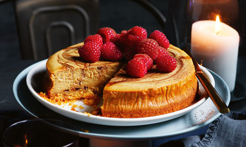 Baked chocolate-swirl tiramisu cheesecake