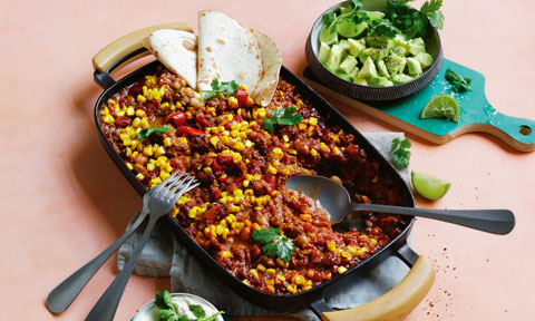 Chilli con carne tray bake