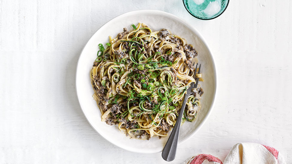 Creamy mushroom and zucchini fettuccine