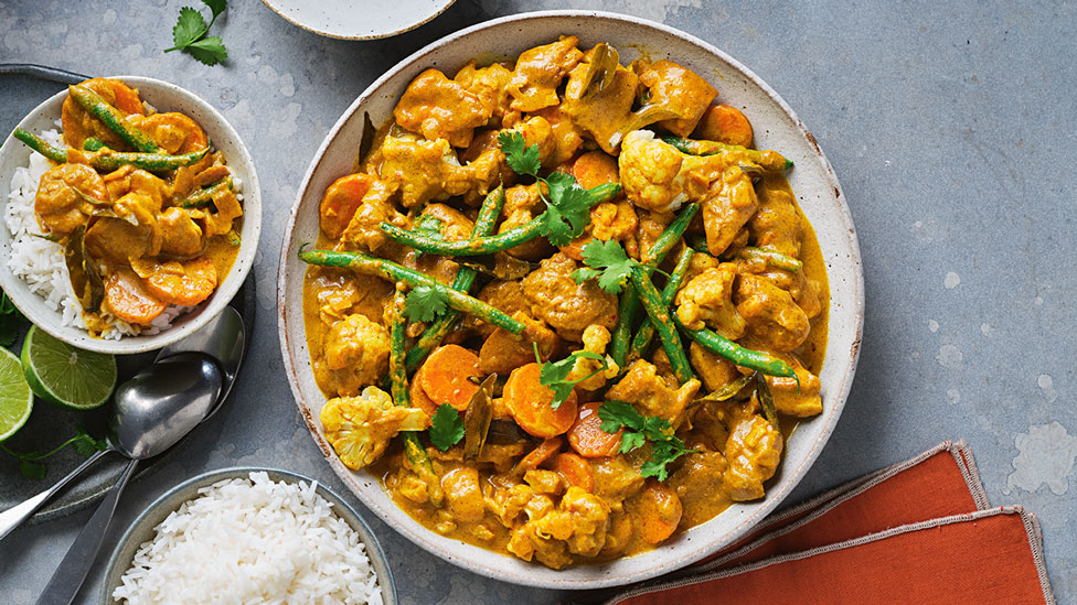 Sri Lankan Style Jaffna Chicken Vegetable Curry