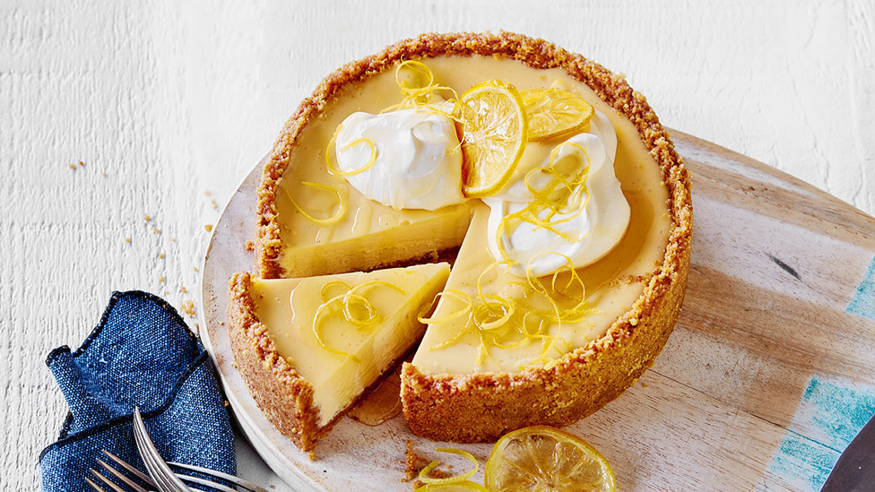 Slow cooker lemon cheesecake