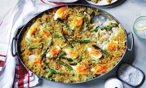 Asparagus and egg mornay with cheesy breadcrumbs