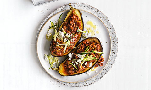 Stuffed eggplants with Italian-style mince