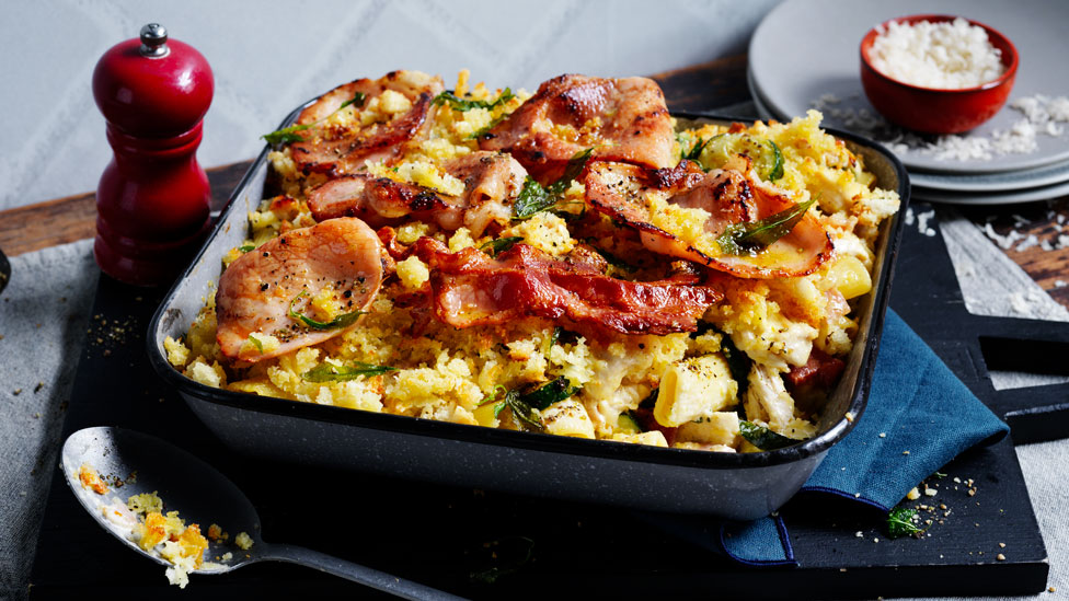 Chicken and bacon pasta bake