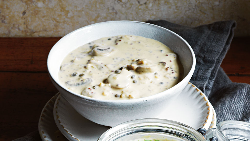 Mushroom and green peppercorn sauce